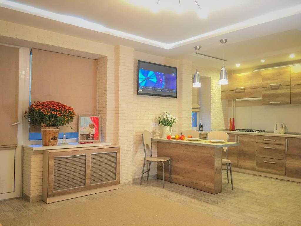 Studio Luxe On Victory Street In The City Center Виниця Екстериор снимка